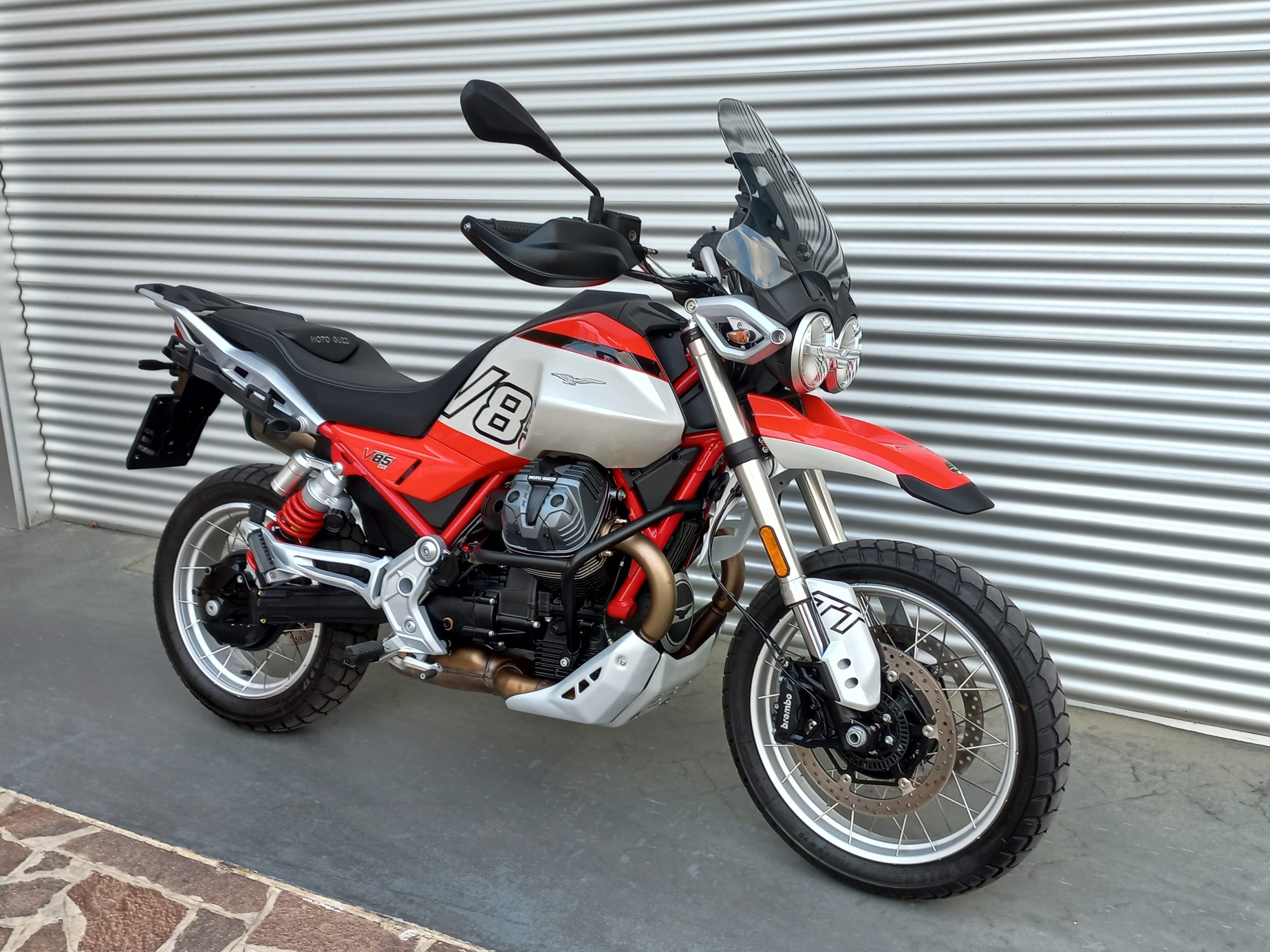 MOTO GUZZI V85TT - immagine 2